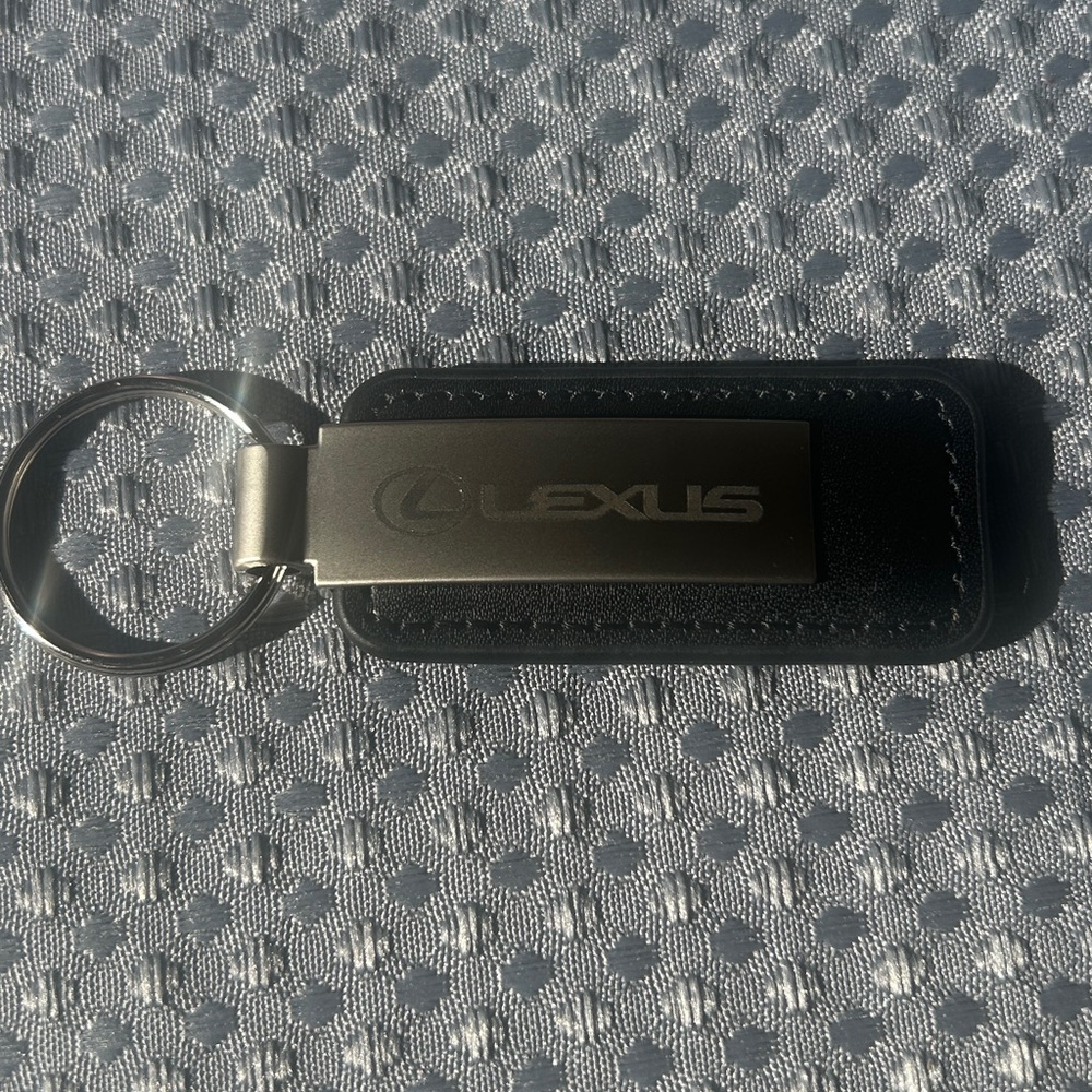 Lexus key chain - Picture 3 of 4